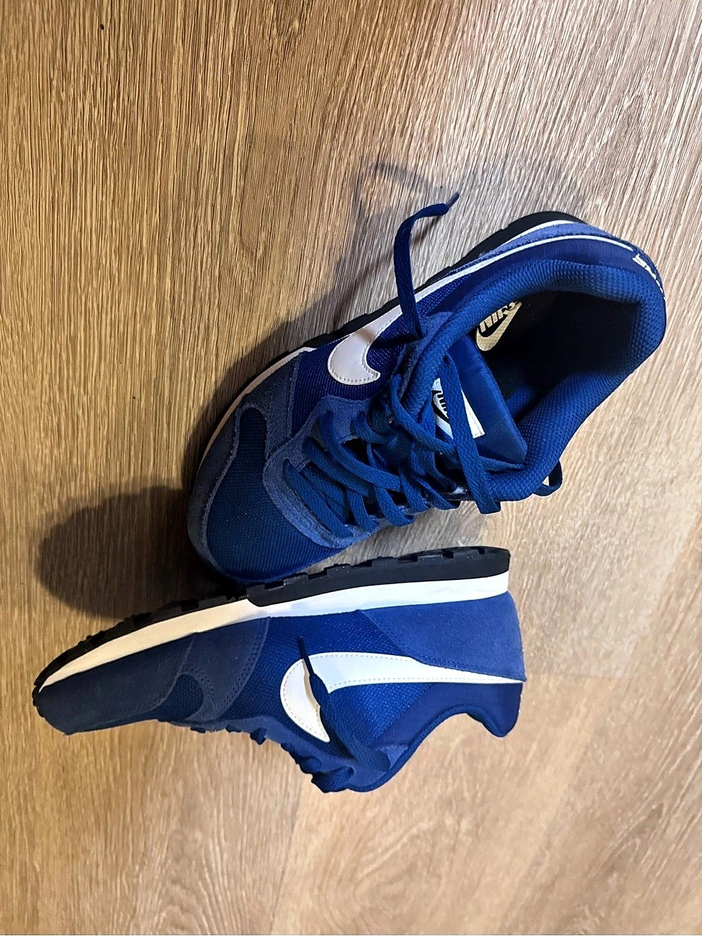 Nike MD Runner 2 Blue & White Sneakers